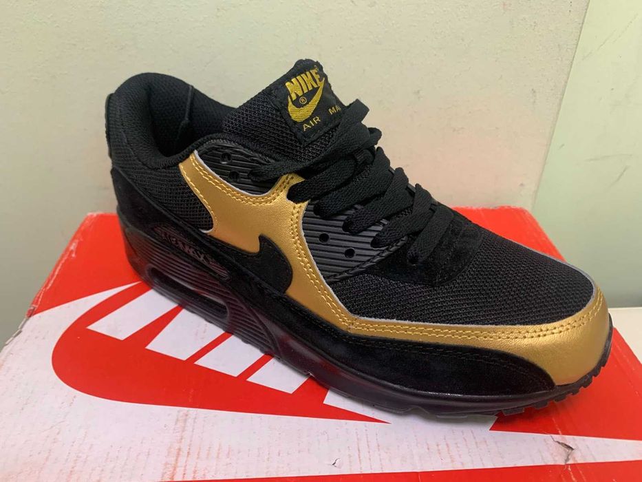 Продавам мъжки маратонки  Nike Air Max 90 black gold номер 41