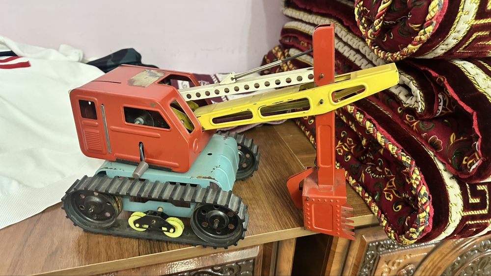 игрушка ссср экскаватор 1980г