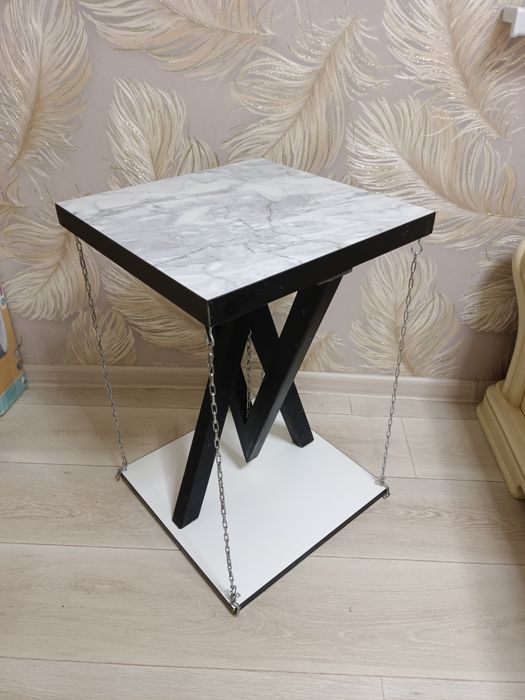 Продается интерьерный стол