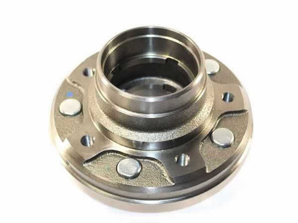 Ступица перед  Toyota Land cruiser