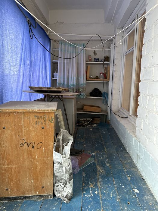 Zarafshon shahar 3 mikrorayon 13 uyda 2 xonali uy sotiladi