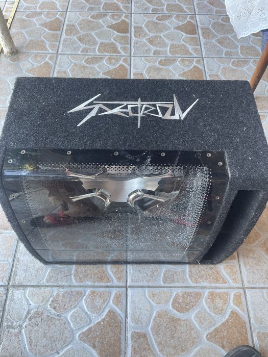 Pachet Bass Auto Complet Spectron: Subwoofer 12" 500W + Stație + Cabluri incluse