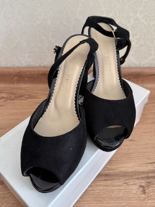 Босоножки женские