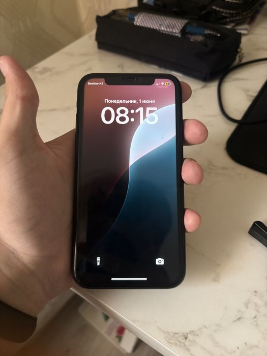 Черный Iphone Xr 64/78