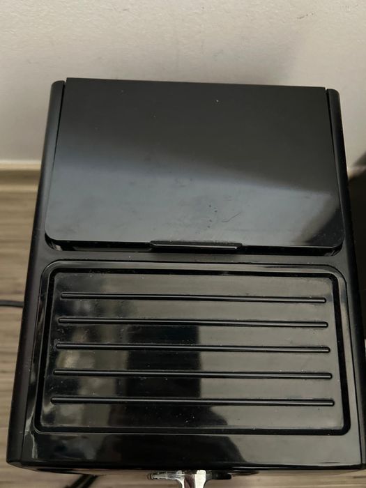 De vanzare espressorDe Longhi