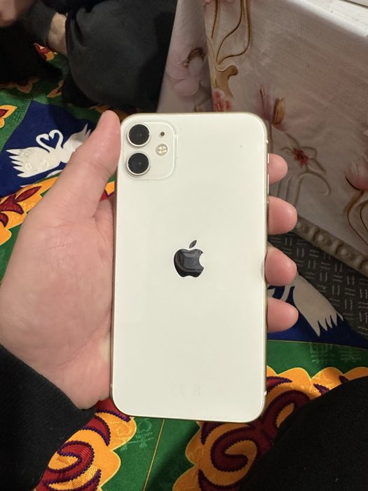Айфон 11 белый сатылады
