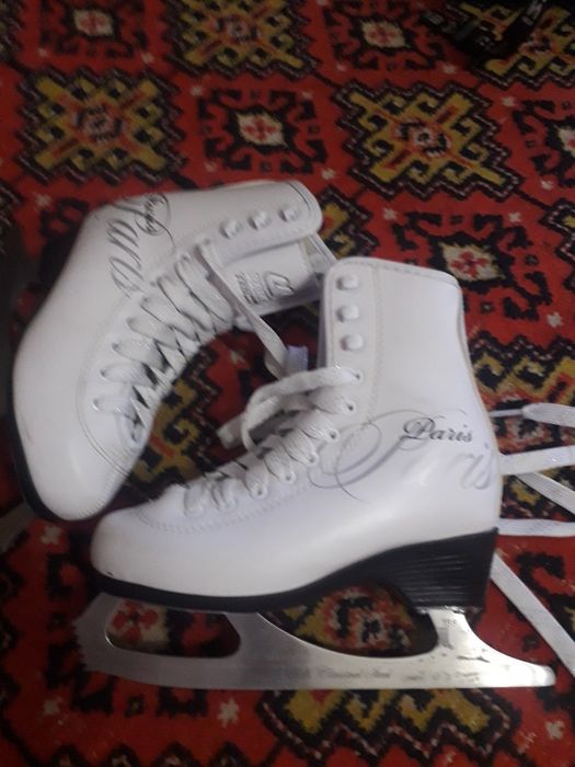 Продам фигурные коньки