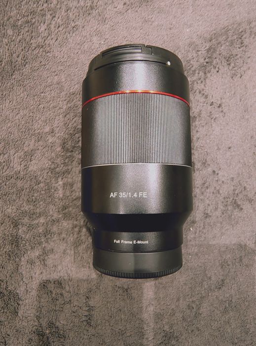 Samyang 35/1.4 fe за Сони