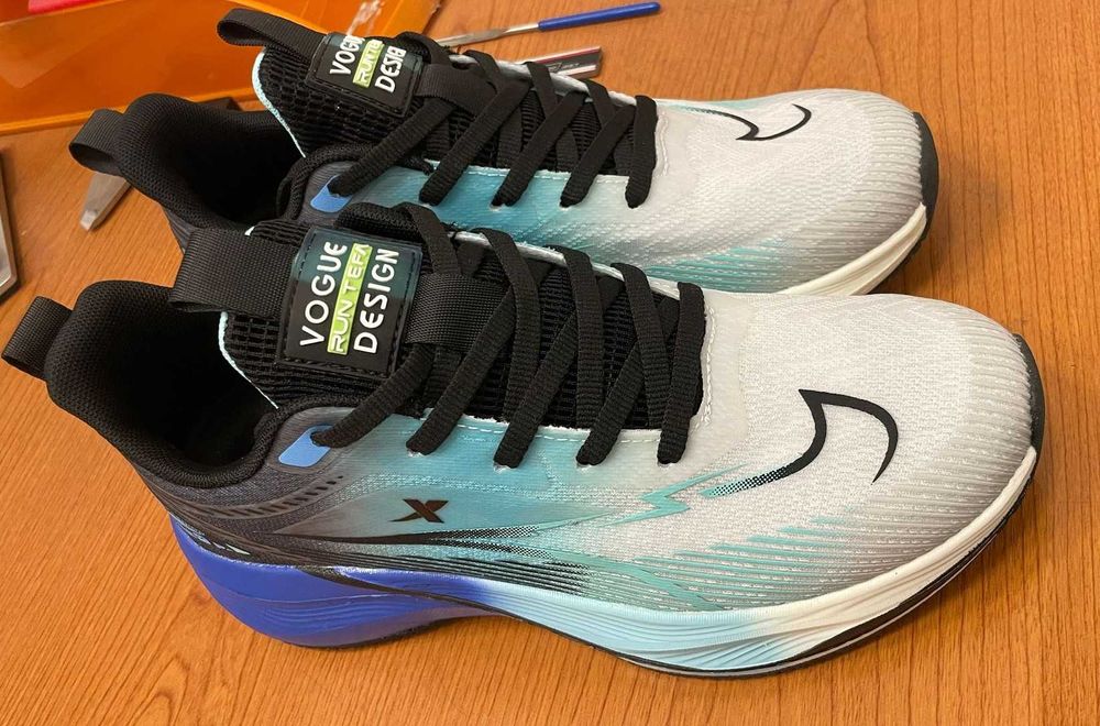 Vand adidasi de alergare Nike, marimea 39, 24,5 cm, noi si nepurtati