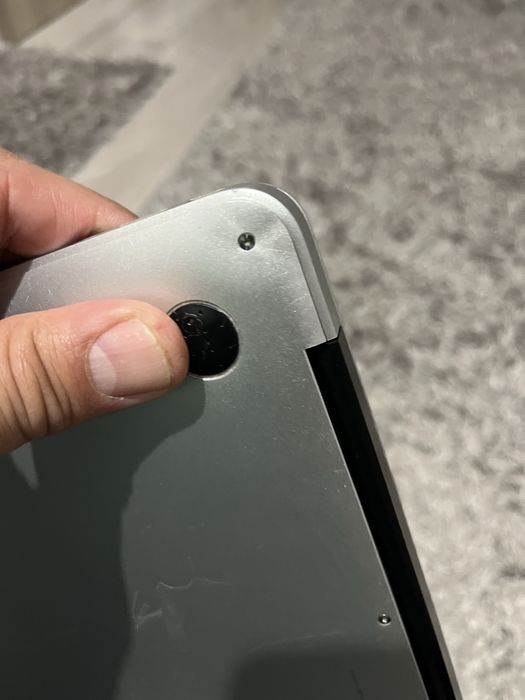 Macbook air i5 cu 2 nuclee din 2017