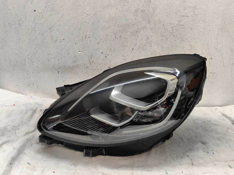 Оригинален фар Ляв Десен  Форд Пума  Ford Puma Led