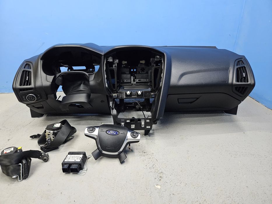 Plansa de Bord Ford Focus Mk3 (2010-2018)