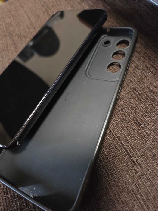 Samsung Galaxy S22 + 5G 128GB 8RAM Black Отличен!