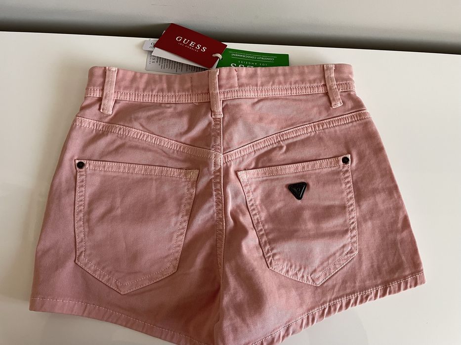 Къси панталони Guess 24-ти номер