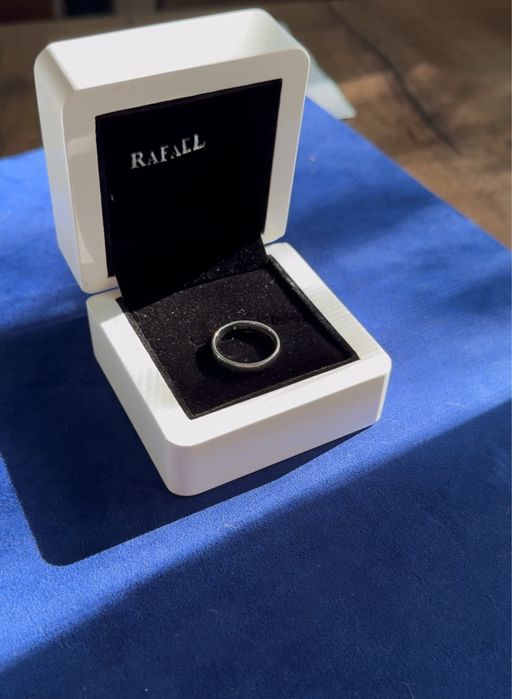 Кольцо DE BEERS мужское с бриллинатом