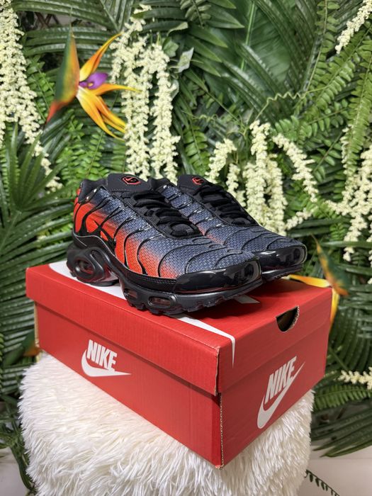 Nike Air Max Plus TN Black Red