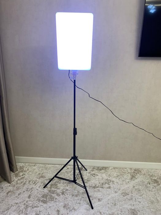 студийная лампа цветная