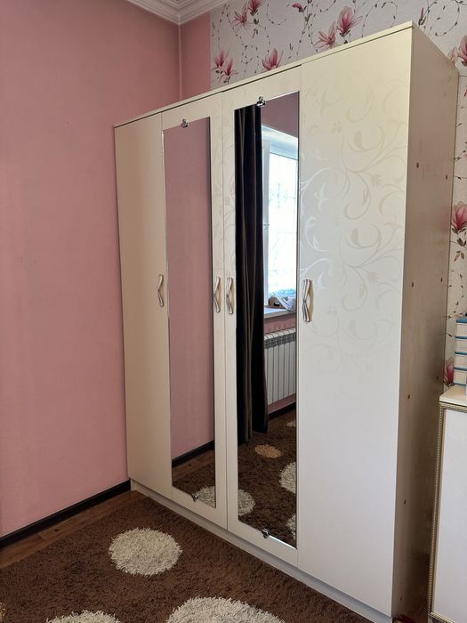 Продам спальный гарнитур