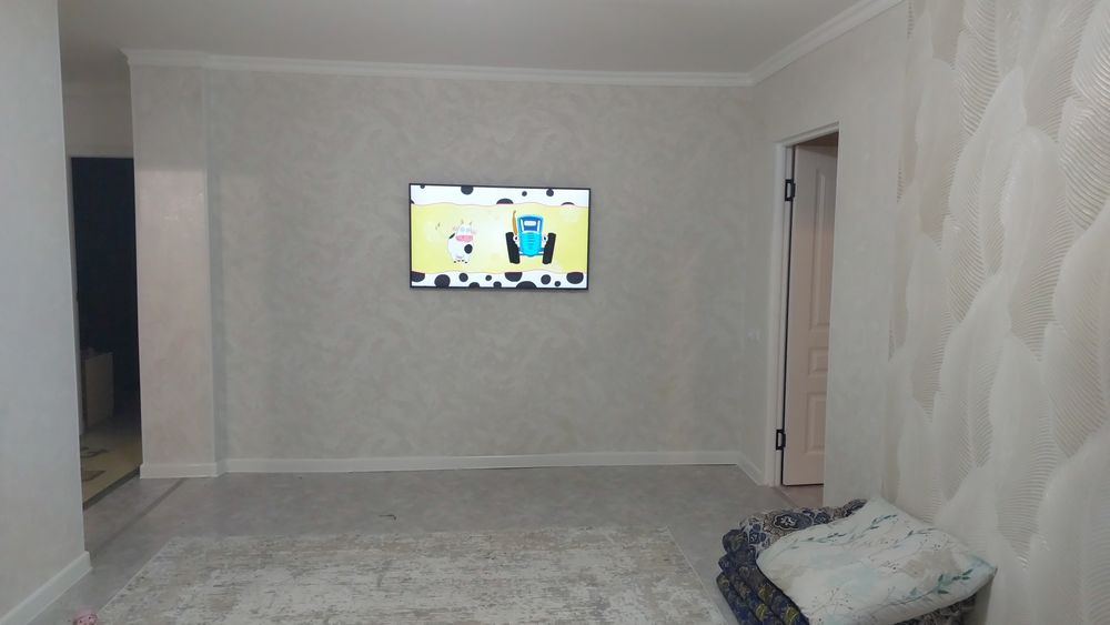 Үш бөлмелі квартира жалға беріледі.