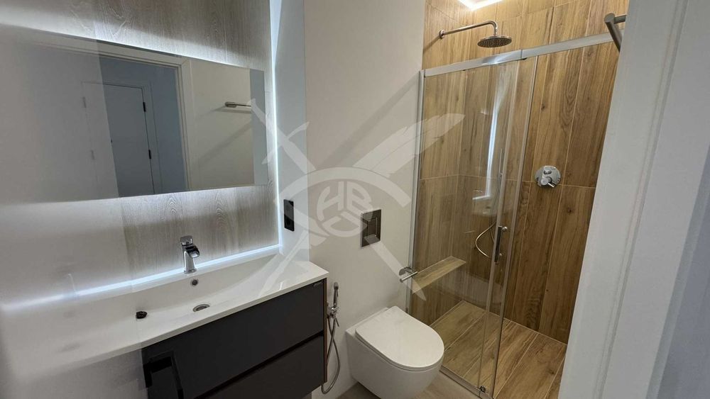 Дава се под наем Четиристаен апартамент в София, Оборище - 130 кв.м за 1680 € - Снимка #13