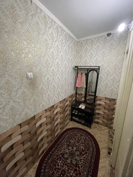 Fargʻona shahar sayoxat yaqinida 2 xona 3 xоna qilingan uy sotiladi