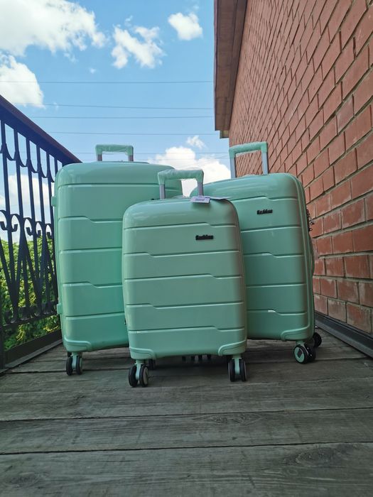 Чемоданы из полипропилена