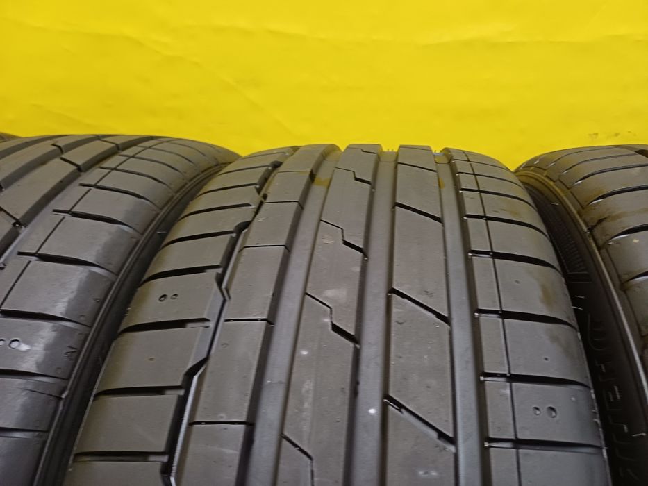 Шины  225 45 R18 Hankook комплект