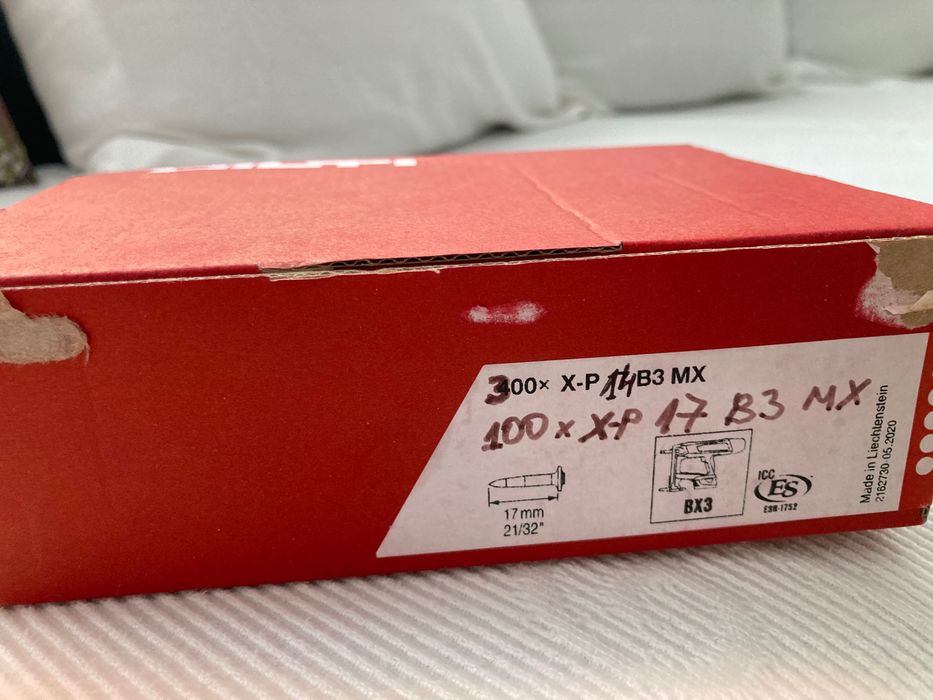 Пирони Hilti различни видове