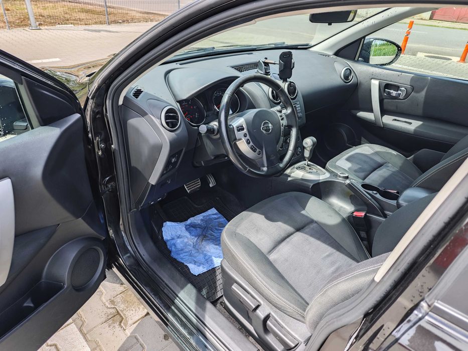 Nissan Qashqai .2.0 l .150 ps.4x4 . Automat