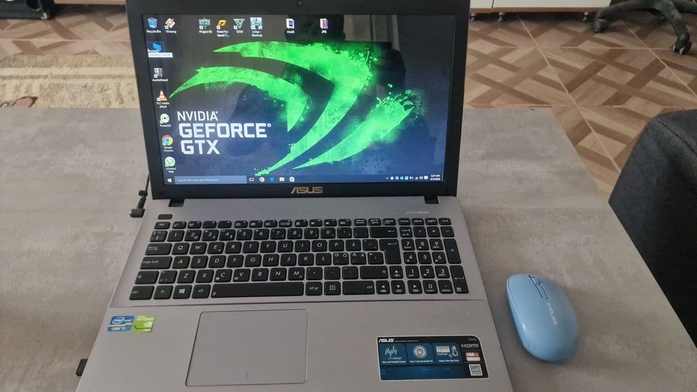 Vand laptop asus i5