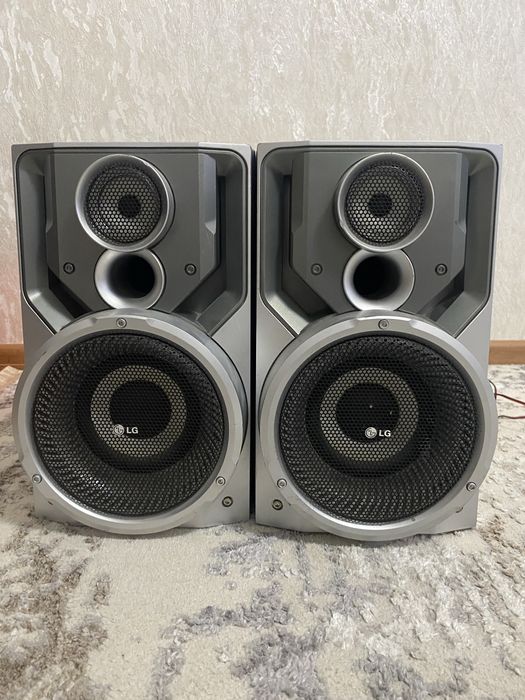 Продам колонки с уселителем