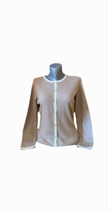 Женска жилетка Италия.Размер М/S.20% Kaшмир, 10%коприна,