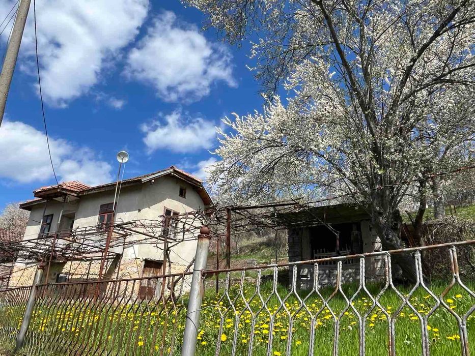 Продава се Къща в с. Смиров дол, Област Перник - 70 кв.м за 429 €/кв.м - Снимка #2