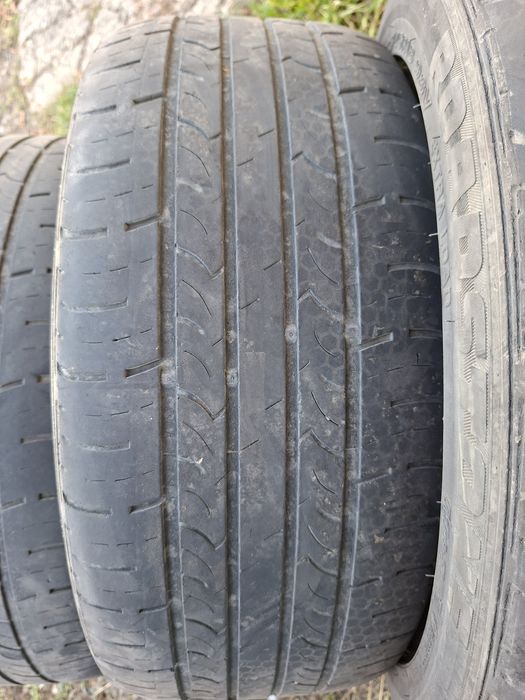 Продам шины 235/45/18