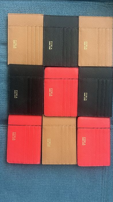 Нов модел FURLA Card holder M.8 слота за карти и отделение за банкноти