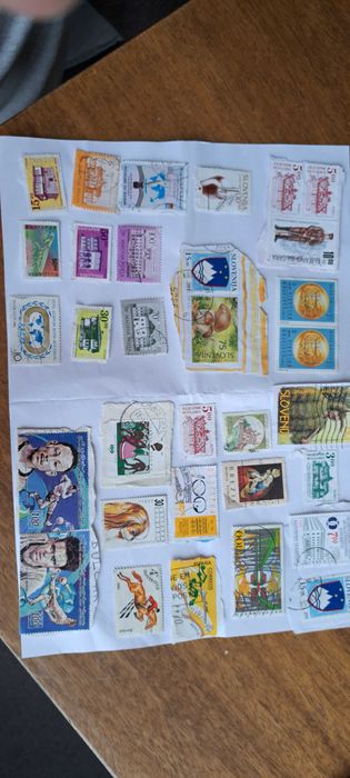 Продавам пощенски марки