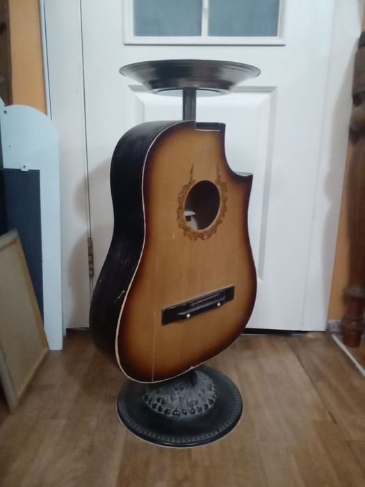 Крутой винтажный столик