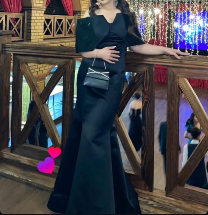 Вечернее платье черная