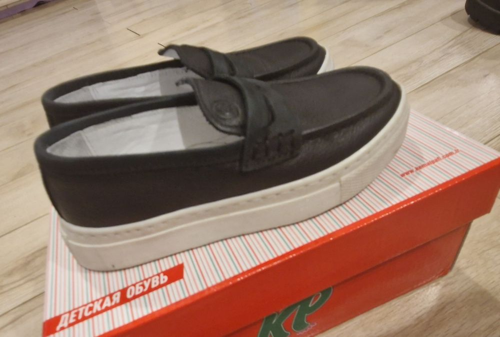 Продаю слипоны для мальчика