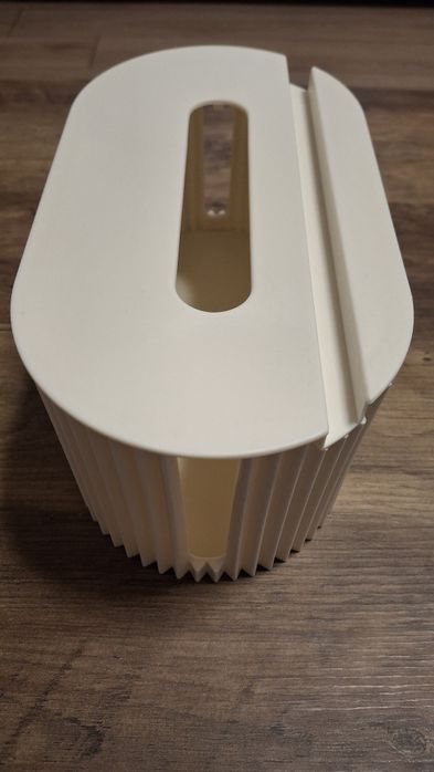 Кутия за скриване на кабели