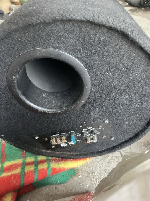Продам саббуфер JBL