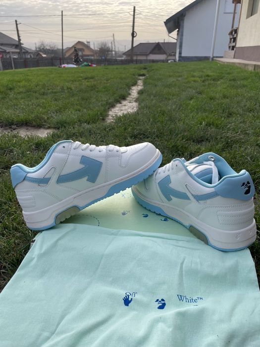 Vând Off White Out Of Office