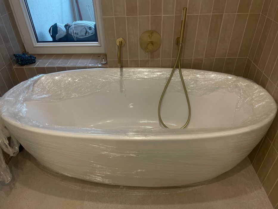 Cada Freestanding Roca Virginia NOUA