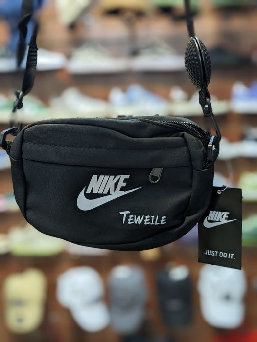 Сумка мессенджер Nike Teweile