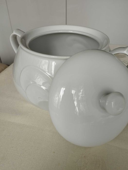 Порцеланови супници