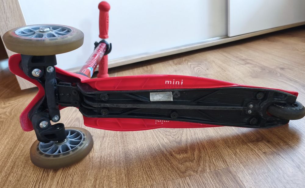 Червена тротинетка Mini Micro със седалка