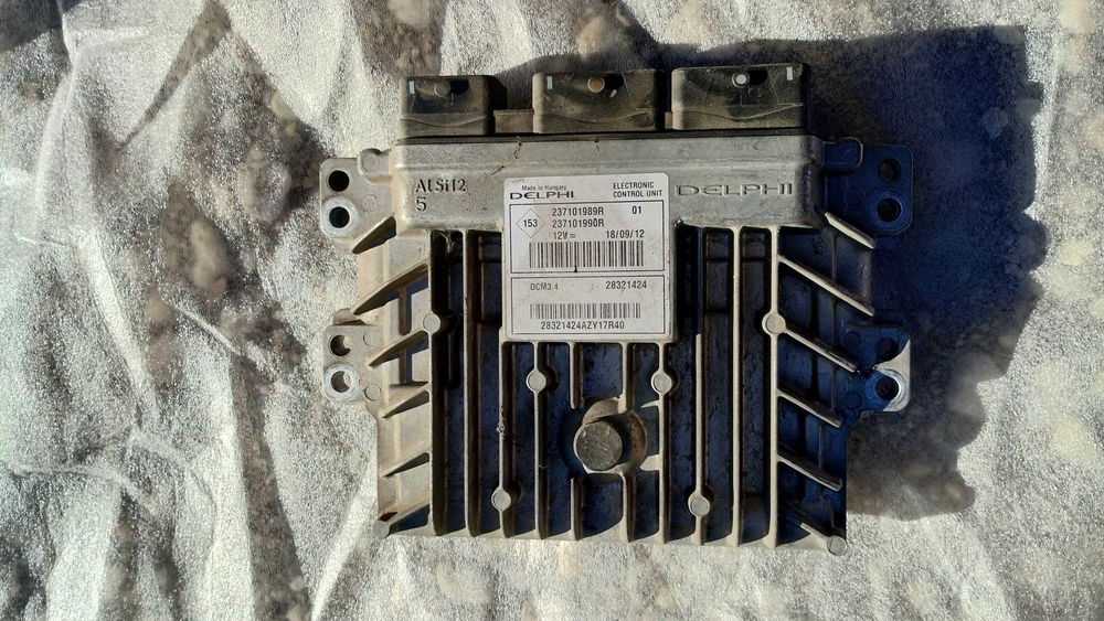 На части Клио 1,5 dci, 75Hp, 2012 г, двигател 164000 км.