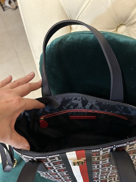 Geanta Tommy Hilfiger noua