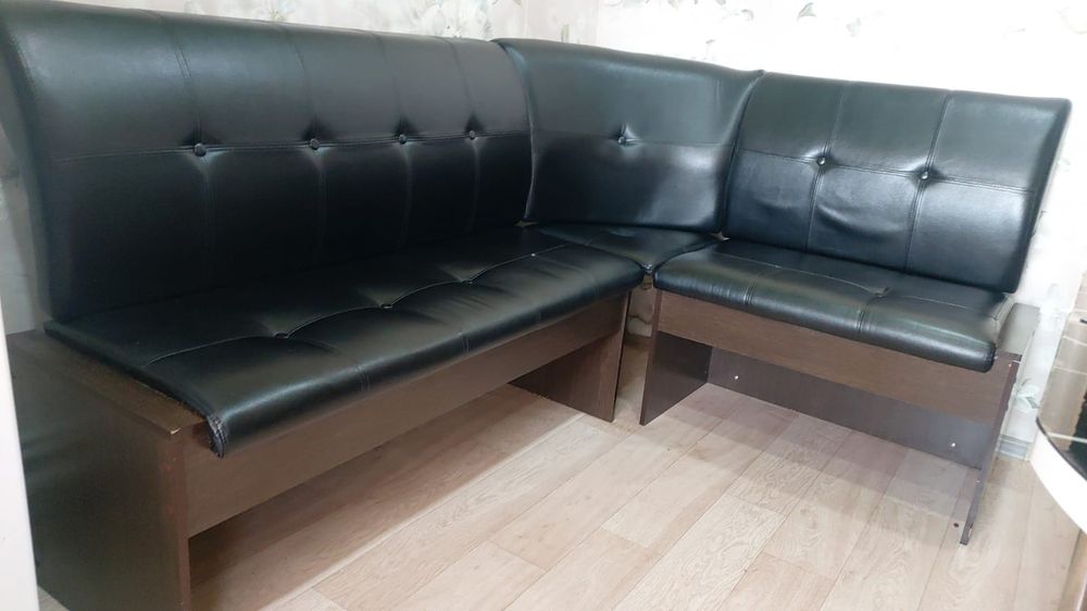 Кухонный стол ьу отлич состояние