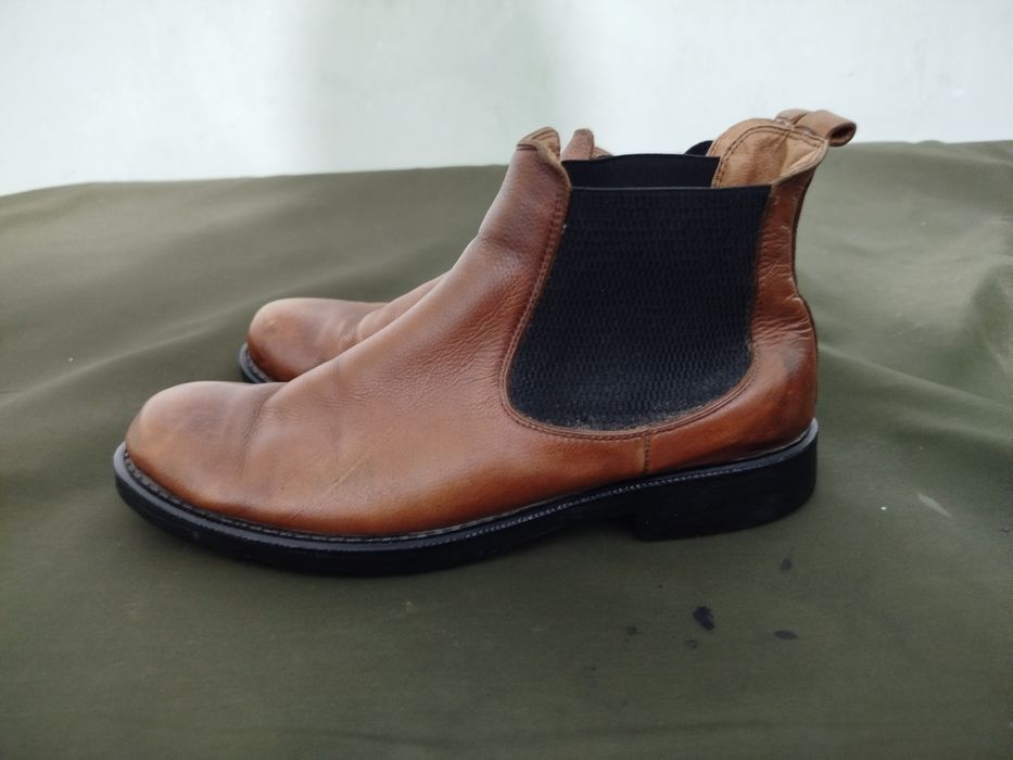 Продам кожаные казачки.